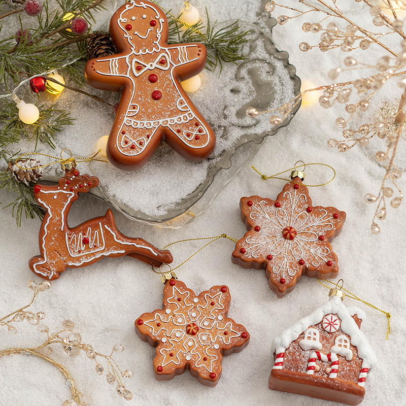Christmas decorations, Christmas tree decorations, pendants, cookies, people's pendants, snowflakes, reindeer, gingerbread — image 5
