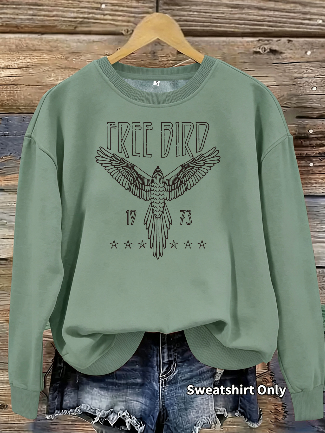 Long sleeved round neck sweater with eagle and star print loose fitting women's fleece hoodie — image 9