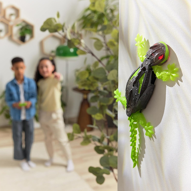 Remote Control Climbing Gecko Robot, Climbs Glass & Smooth Walls, Realistic Animated Toy for Christmas Gifts — image 4