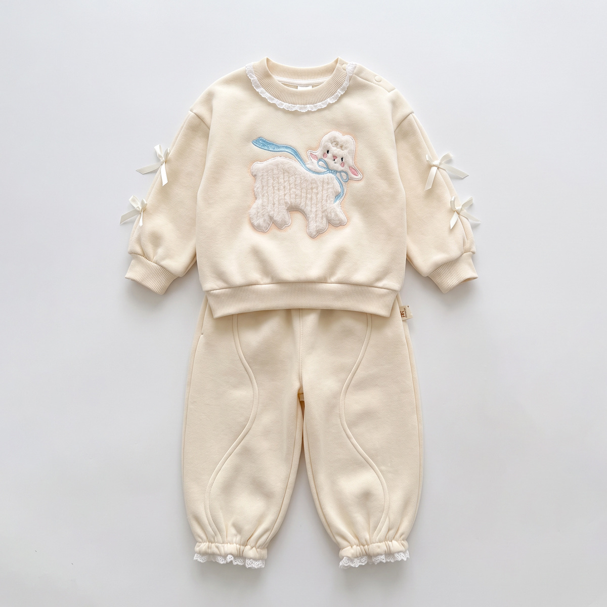 Conjunto de Dos Piezas para Niña de Sudadera de Borreguito con Moño y Pantalón con Puño, Ropa Infantil de Otoño — imagen 1