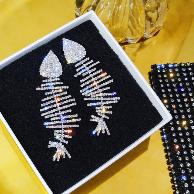 Fish bone earrings, women's long bouncy earrings, exaggerated European and American full diamond internet celebrity temperament — image 2