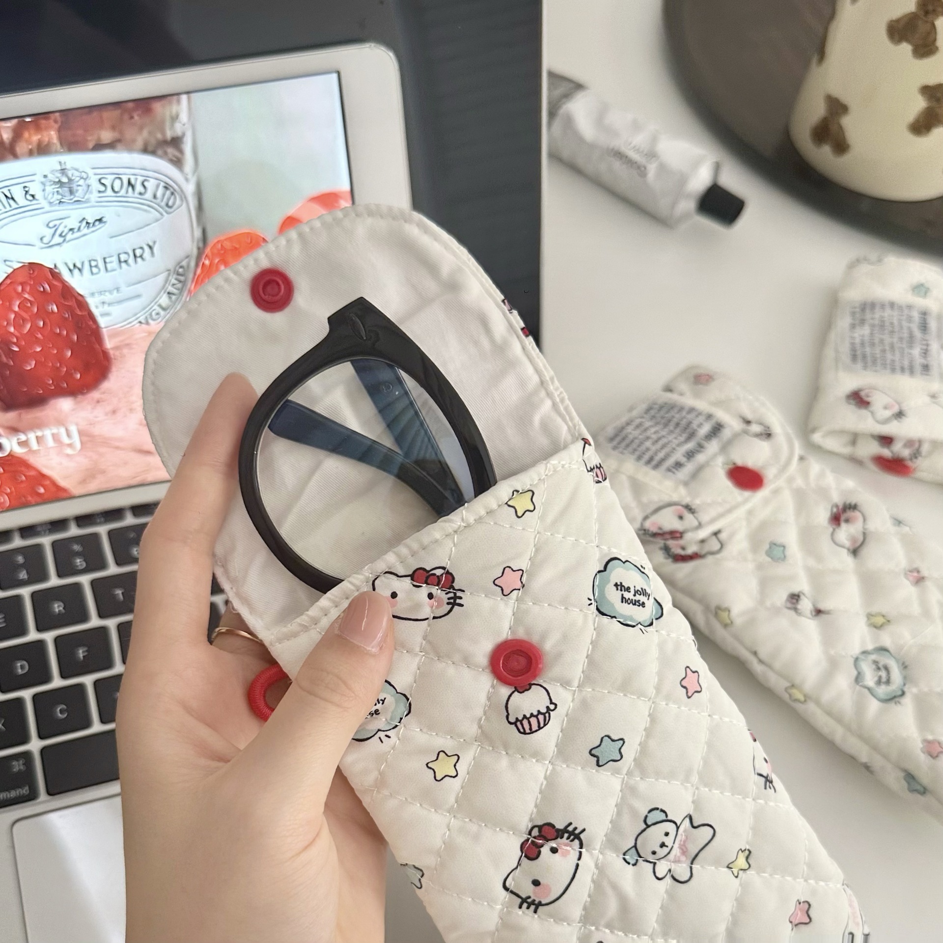 Cartoon Cat Padded Sunglasses Case Portable Crush-Resistant Eyeglass Bag — image 5