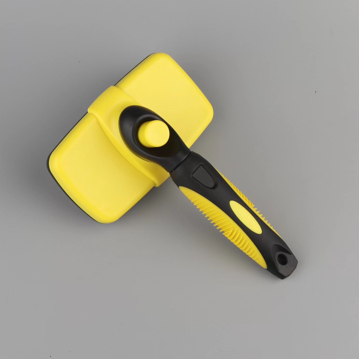 Cepillo Automático Retráctil para Mascotas — imagen 4