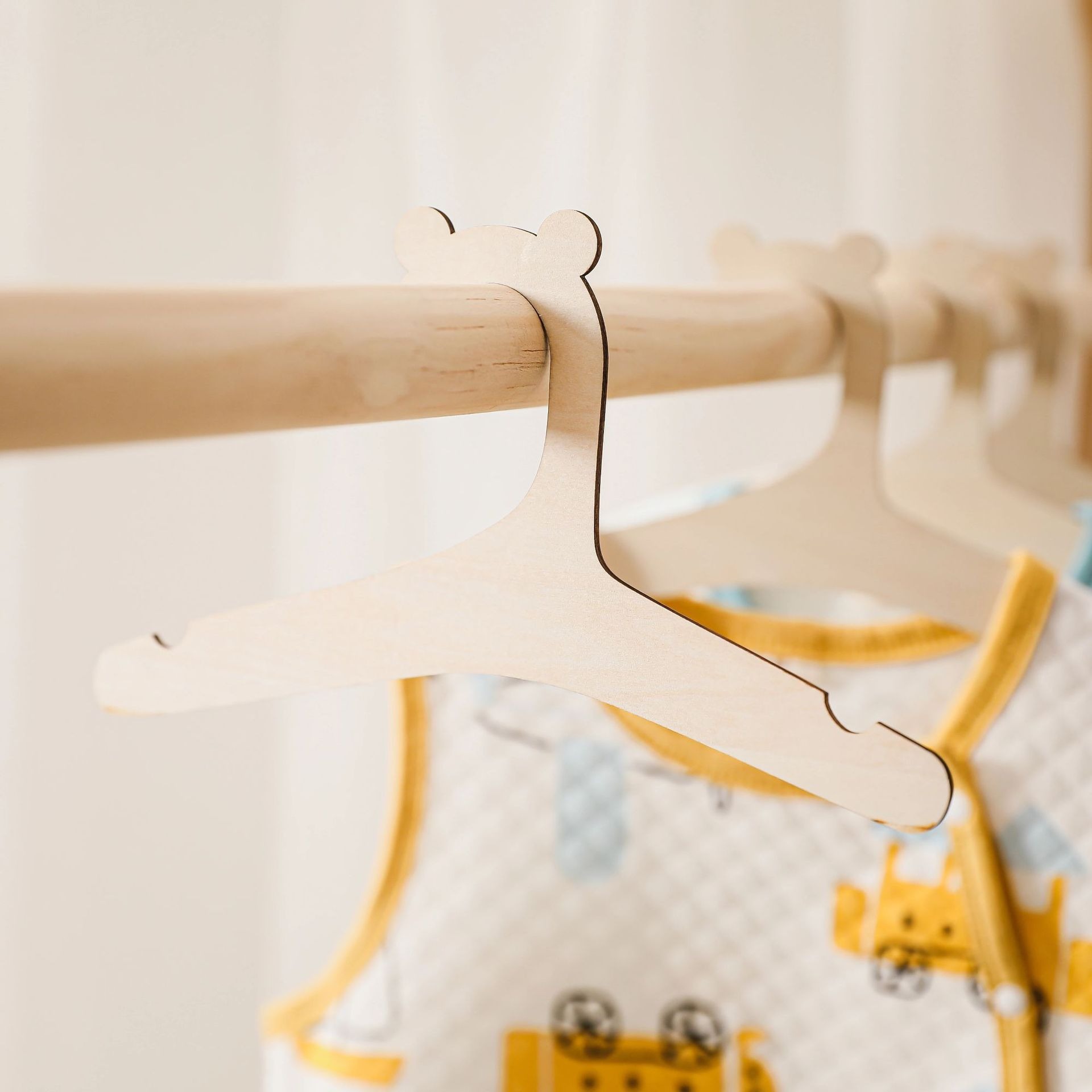 Pulsera de Madera para Niños con Oso de Madera, Soporte de Chaqueta Creativo para Hogar, Decoración Manual para Habitación Infantil — imagen 3