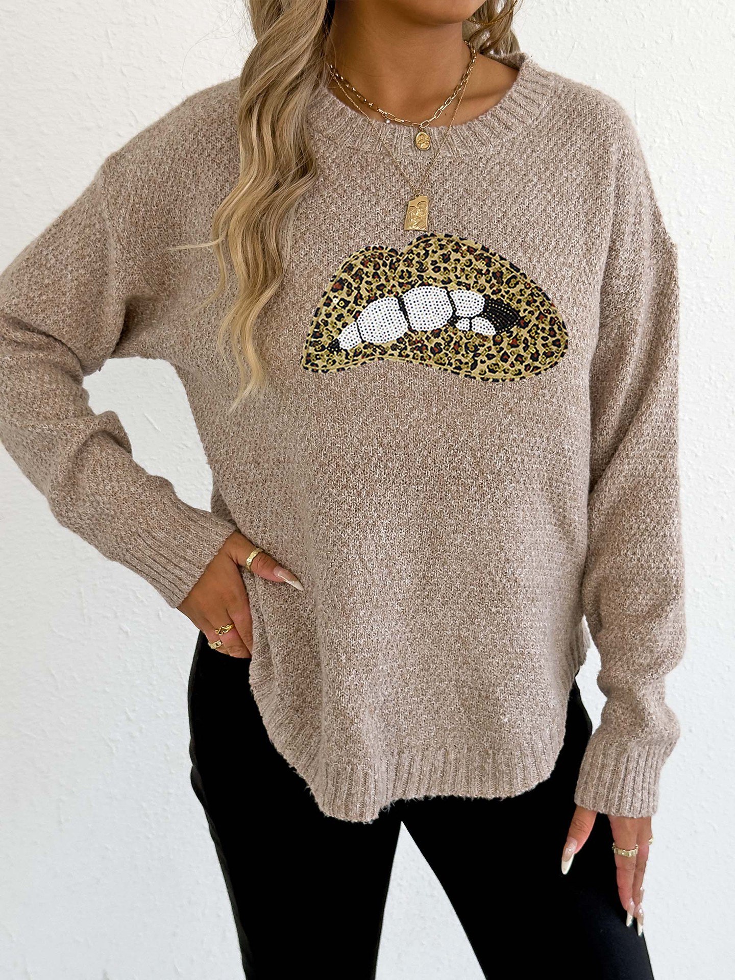 Women's leopard print embroidered sequin lip design round neck pullover sweater — image 2
