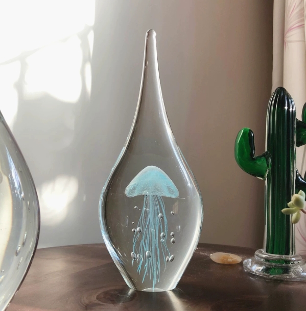 Lijiao glass crystal ball home decoration item, luminous jellyfish animal — image 1