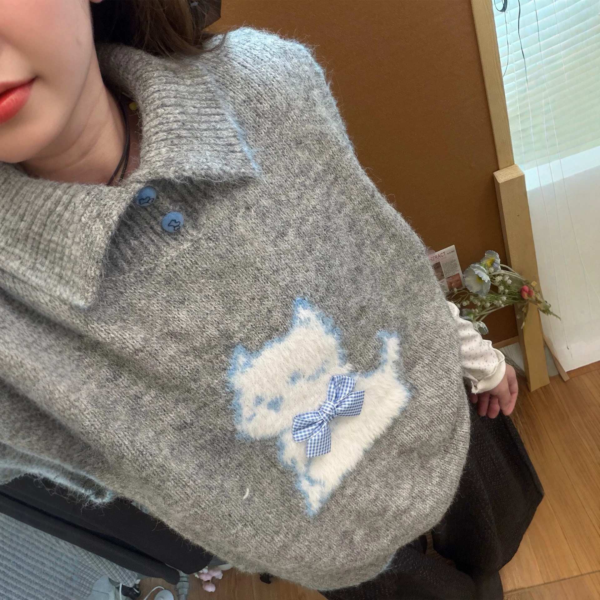 Cute Cat Print Pullover Lapel Sleeveless Knit Vest for Women — image 2