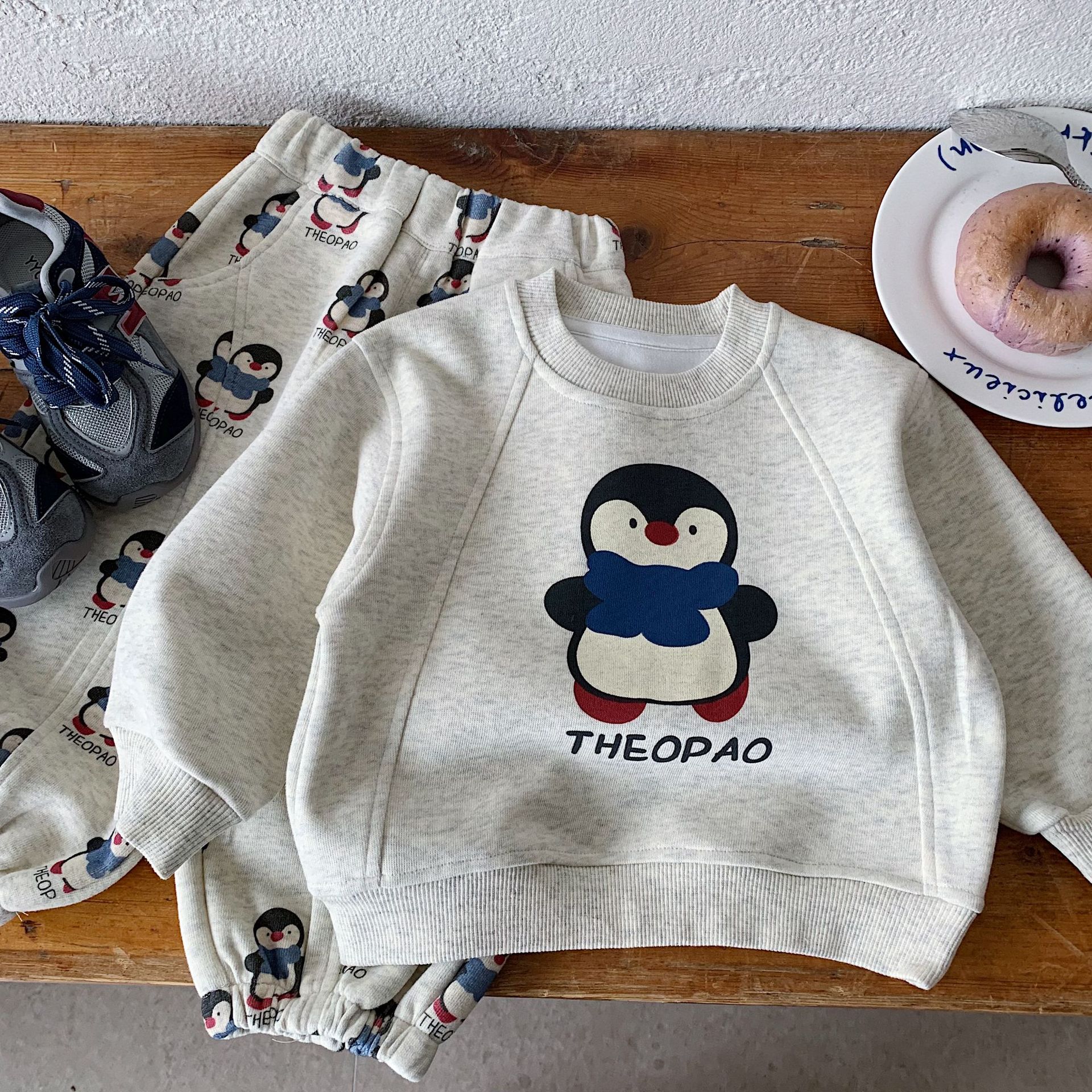 Children's cartoon penguin hoodie set — image 1