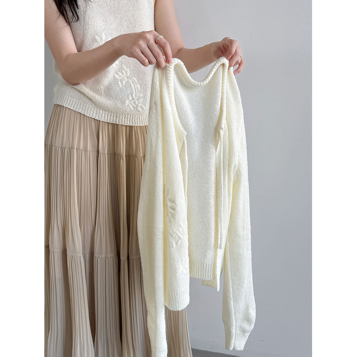 Deer West Autumn New Knitwear Set with Tie-Up Sweater, Women's Knitted Jacket and Short Top — image 5