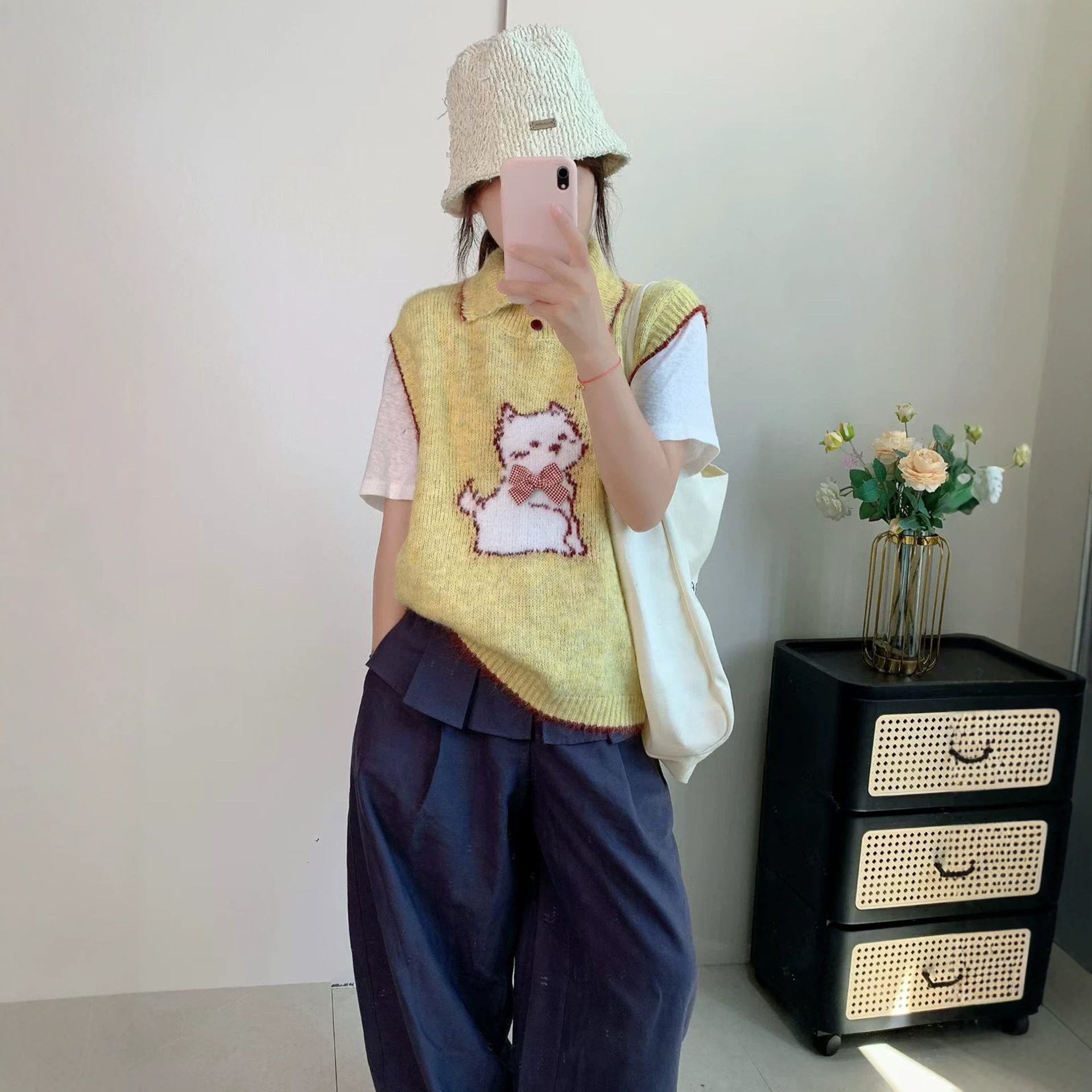 Cute Cat Print Pullover Lapel Sleeveless Knit Vest for Women — image 5