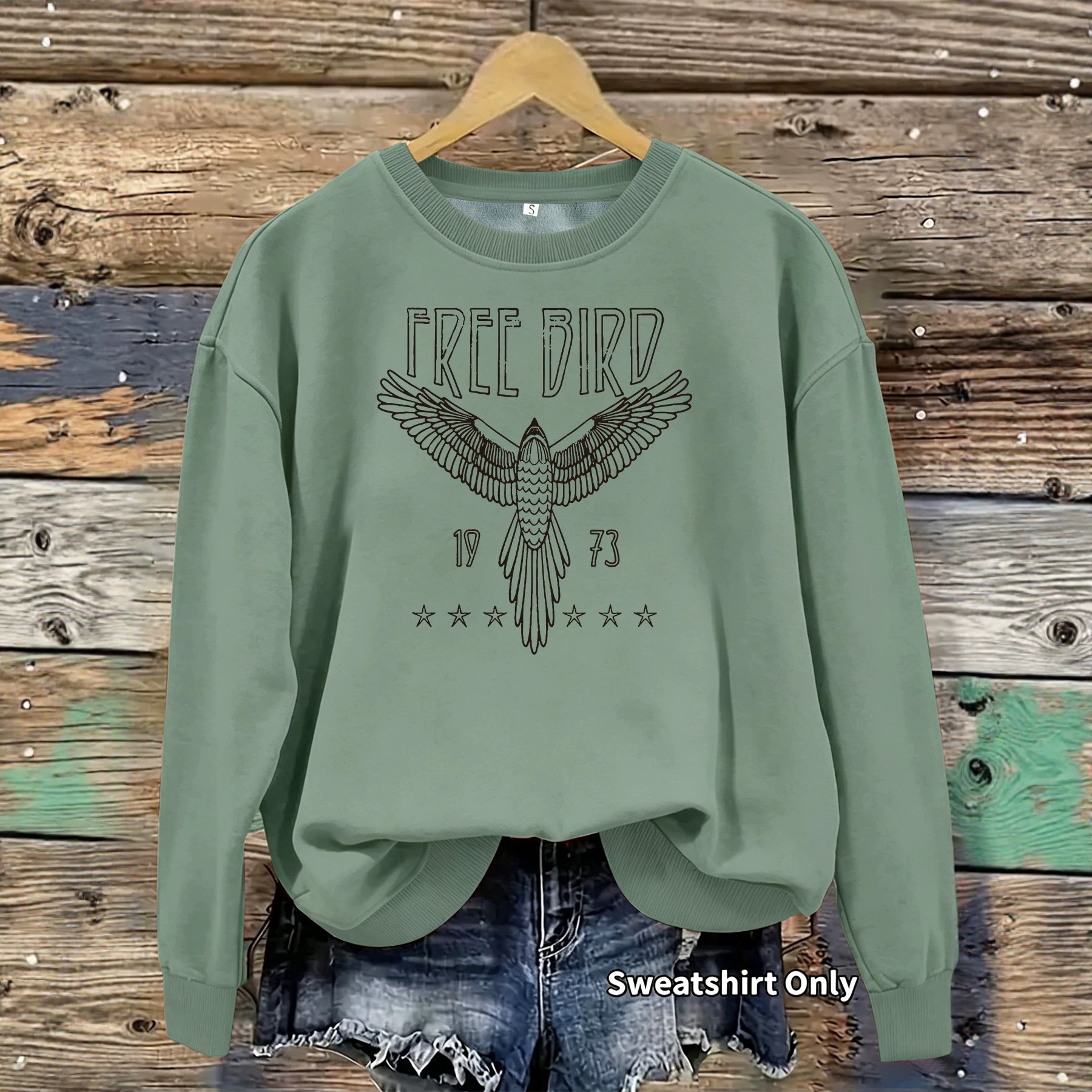 Long sleeved round neck sweater with eagle and star print loose fitting women's fleece hoodie — image 5