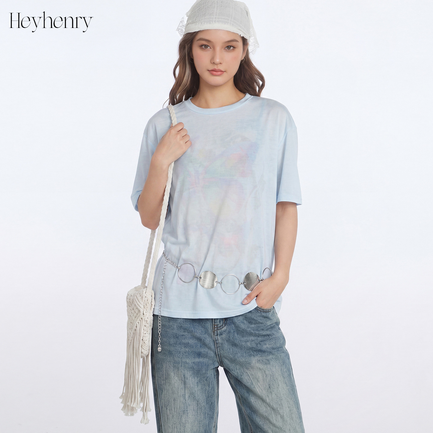 Camiseta de manga corta para mujer con estampado de mariposa en lycocel, cuello redondo y ajuste suelto — imagen 3