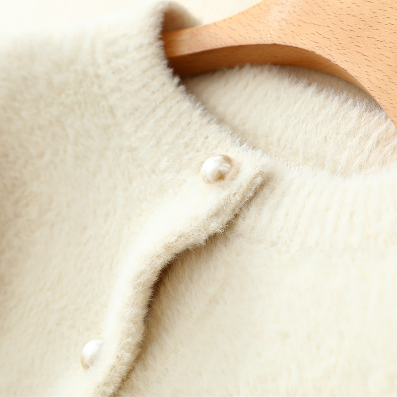 Plush pearl button imitation mink fur short jacket for women — image 3