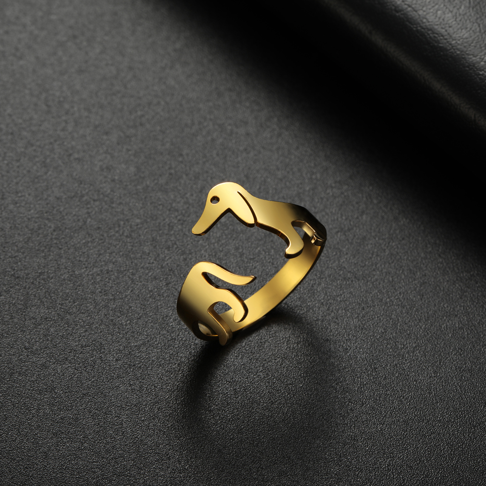 Anillo de Acero Inoxidable y Acero de Titanio en forma de Salchicha de Perro Ajustable — imagen 7
