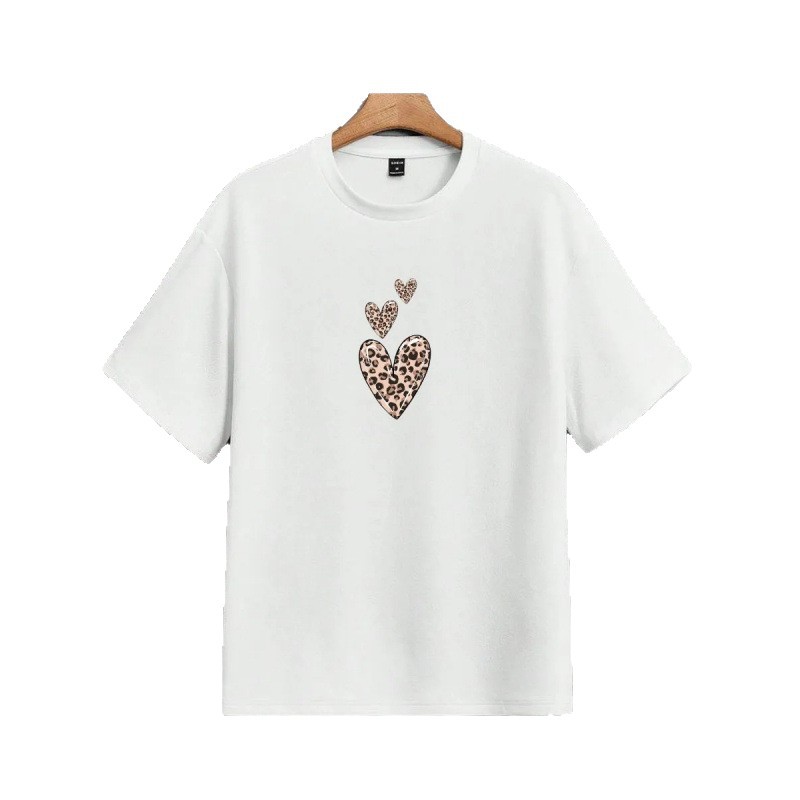 Leopard print heart pattern round neck T-shirt — image 1
