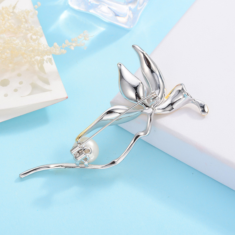 Exquisite Fashion Temperament Iris Brooch Freshwater Pearl Brooch Dress Pin — image 4