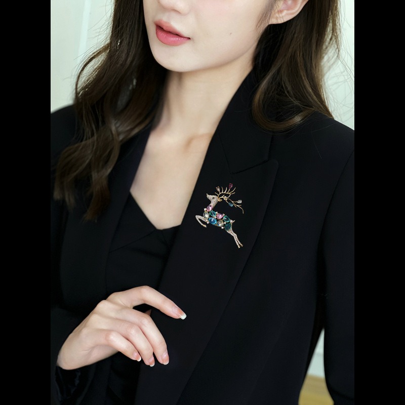Brilliant colorful zircon sika deer corsage niche design exquisite high end sense Yilu has you elk brooch — image 7