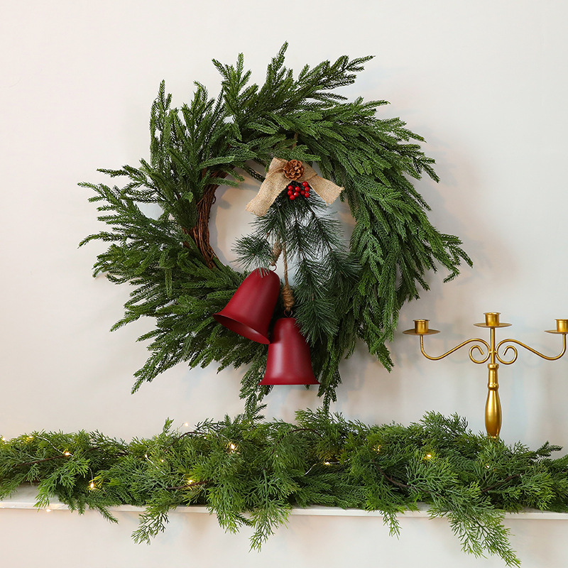 Decoración de Navidad artificial de pino con agujas sintéticas para puertas y paredes en diseño europeo — imagen 3