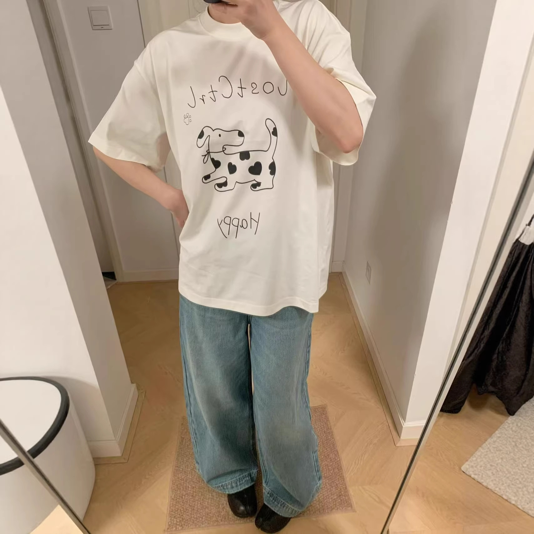 Camiseta de Algodón de Manga Corta con Estampado Abstracto de Perro — imagen 5