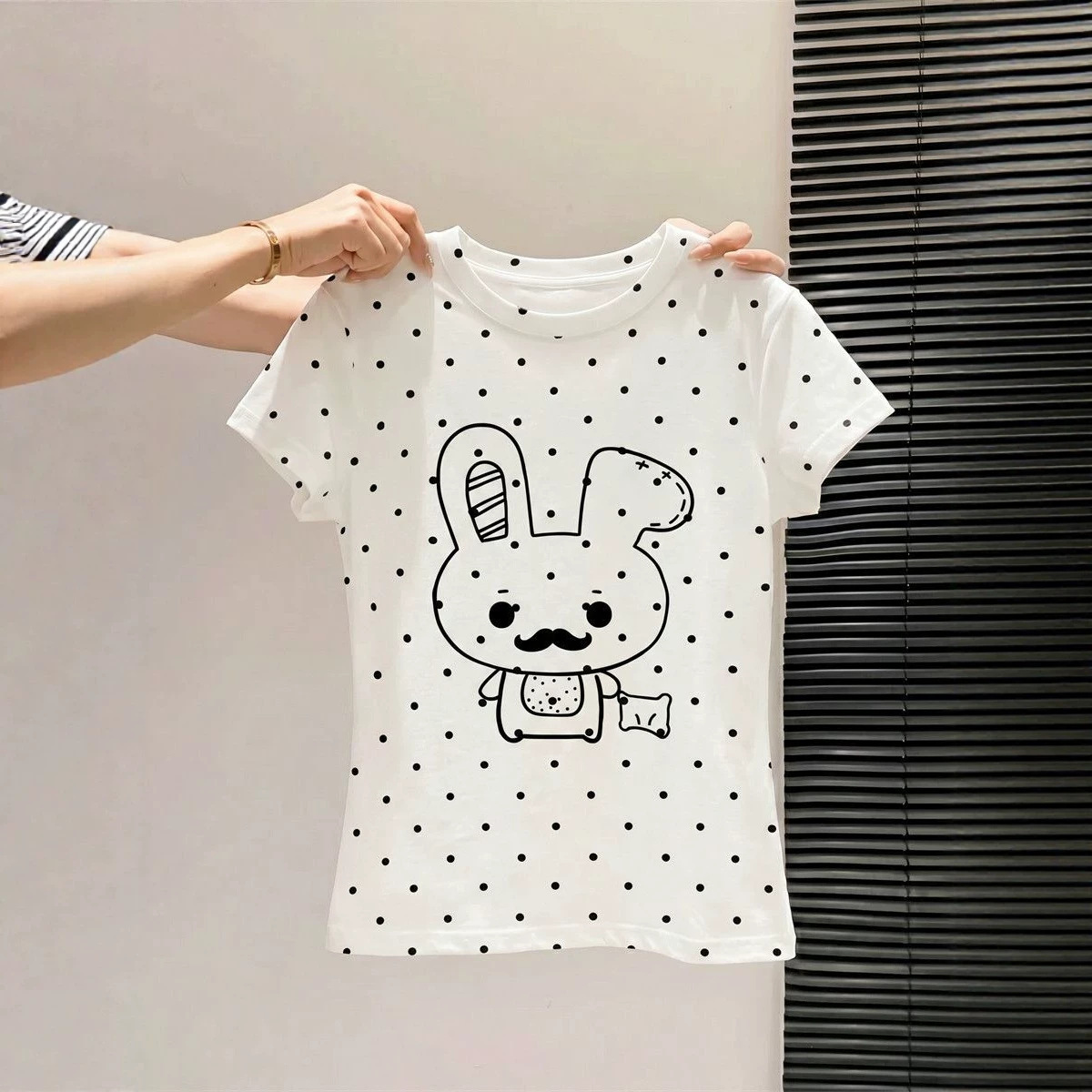 Camiseta de Manga Corta con Dots y Letras — imagen 6