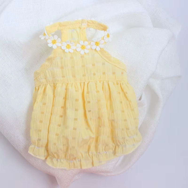 Ropa de Verano para Perros: Tutú Verde Florido para Caniches y Pupitas Femeninas con Accesorios de Moda — imagen 3