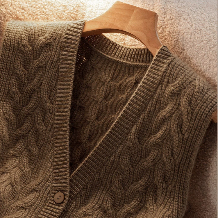 Women's V-Neck Cable Knit Imitation Sheep Wool Vest, Sleeveless Single-Breasted Cardigan — image 3