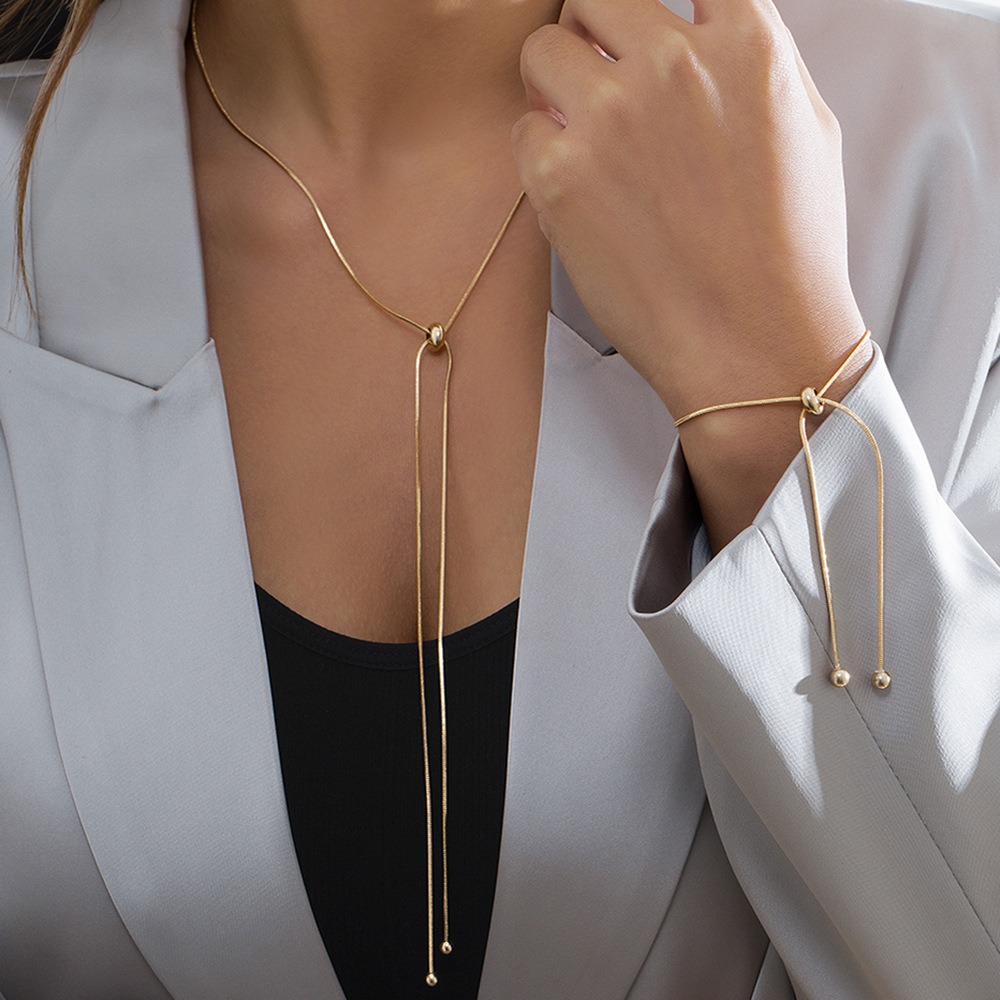 Collar largo con borla simple y versátil, con cadena de hueso de serpiente metálica cuadrada ajustable y de moda — imagen 9