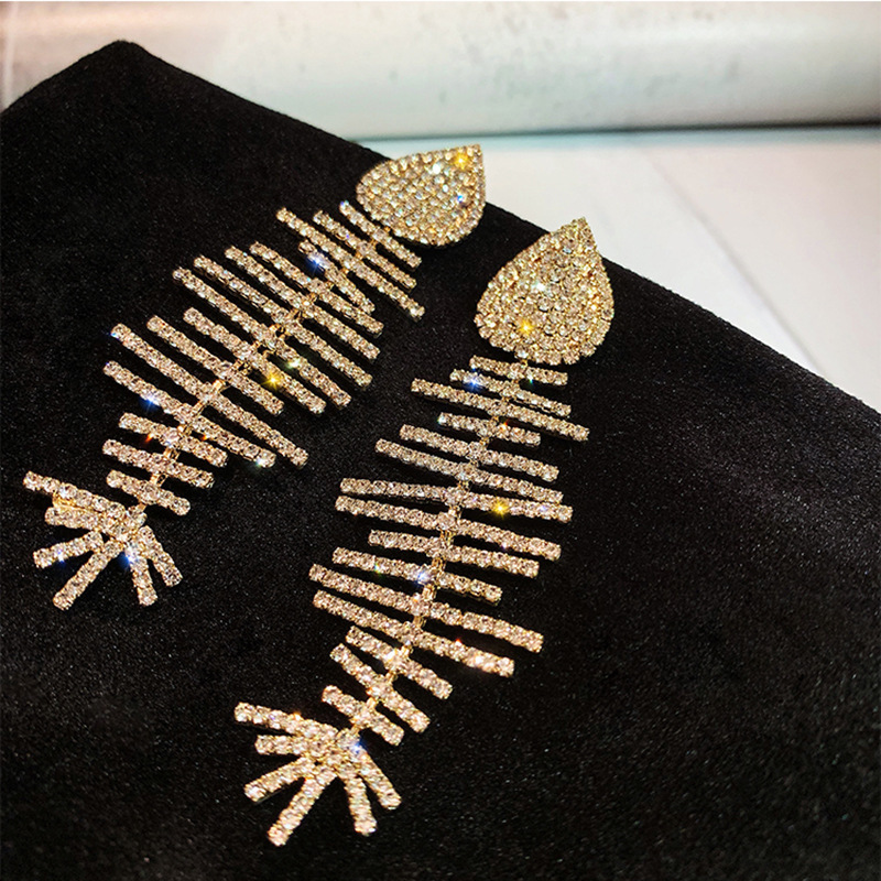 Fish bone earrings, women's long bouncy earrings, exaggerated European and American full diamond internet celebrity temperament — image 4