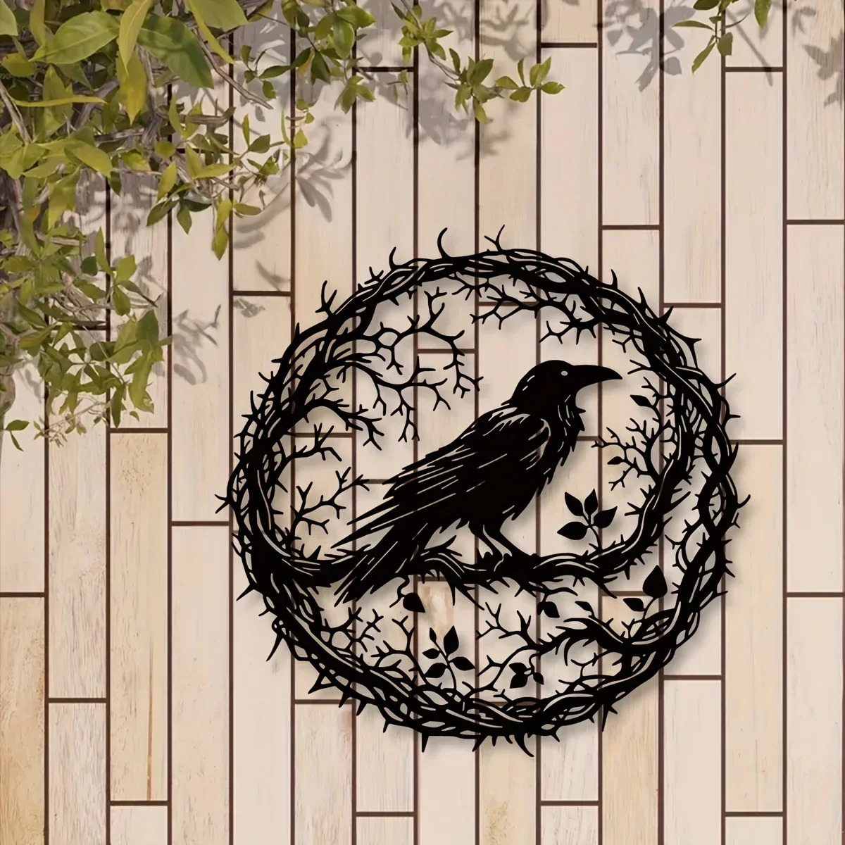 Arte de Cuervo en Metal Negro Gótico - Silueta Industrial Vintage con Pintura de Hierro — imagen 6
