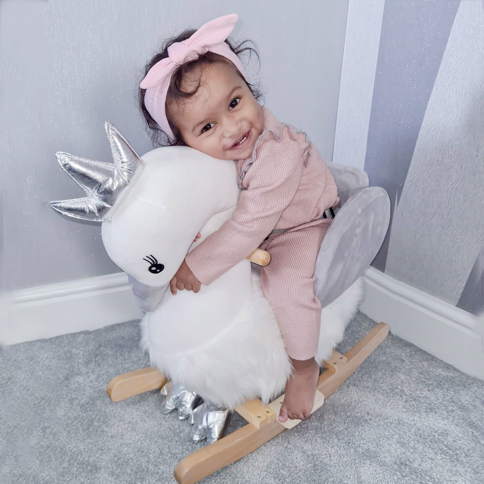 Caballo de Cisne para Niños con Sonido, Asiento Plush y Base de Madera, Correa de Seguridad para Bebés de 18 a 36 Meses, Blanco — imagen 7