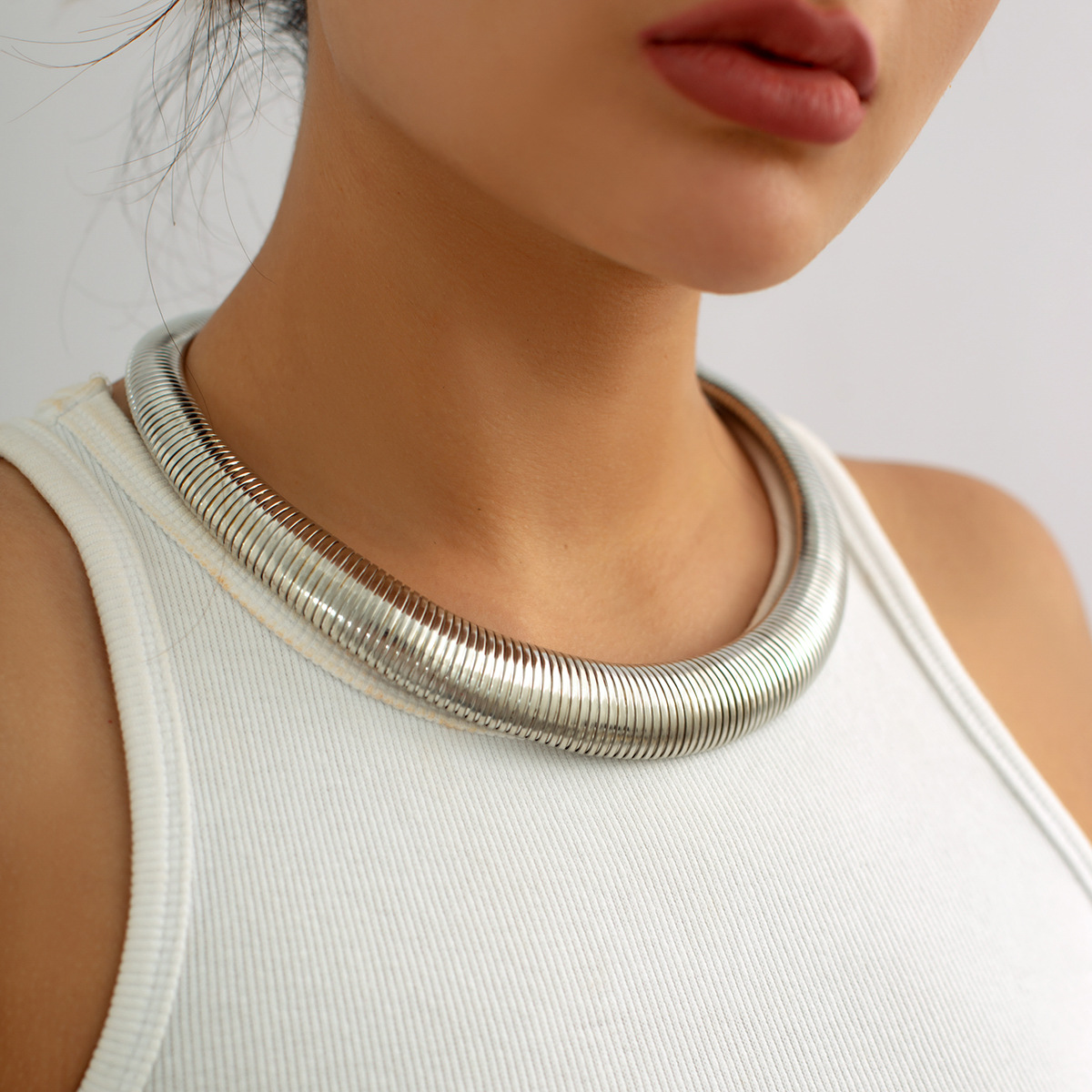 Geometric metal fashion bracelet exaggerated snake bone lines African collar — image 1