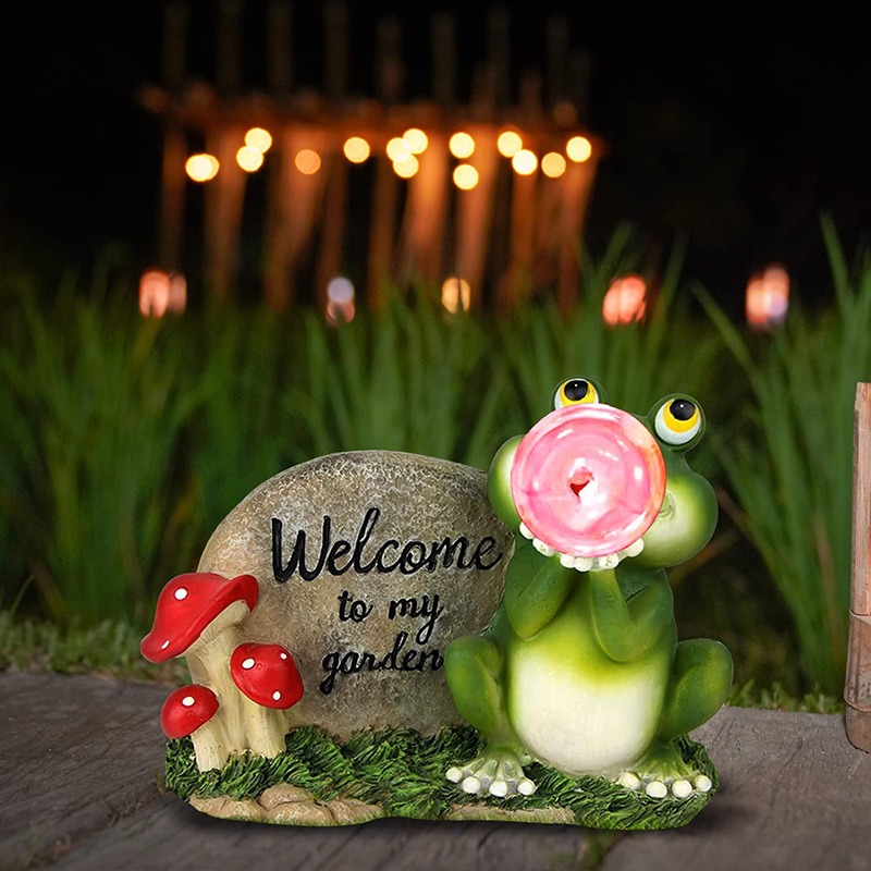 Solar garden lamp frog resin statue decoration — image 2
