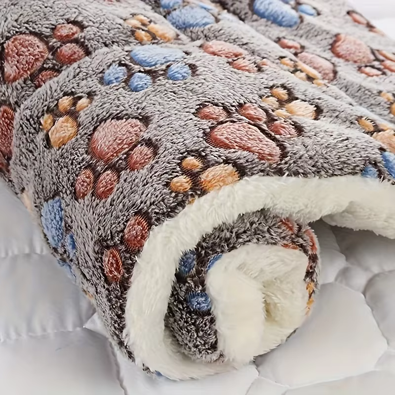 Pet Mat - Thick Cushioned Dog & Cat Bed, All-Season Soft Sleeping Pad, Non-Slip Machine Washable, Ideal for Small to Medium Dogs — image 2