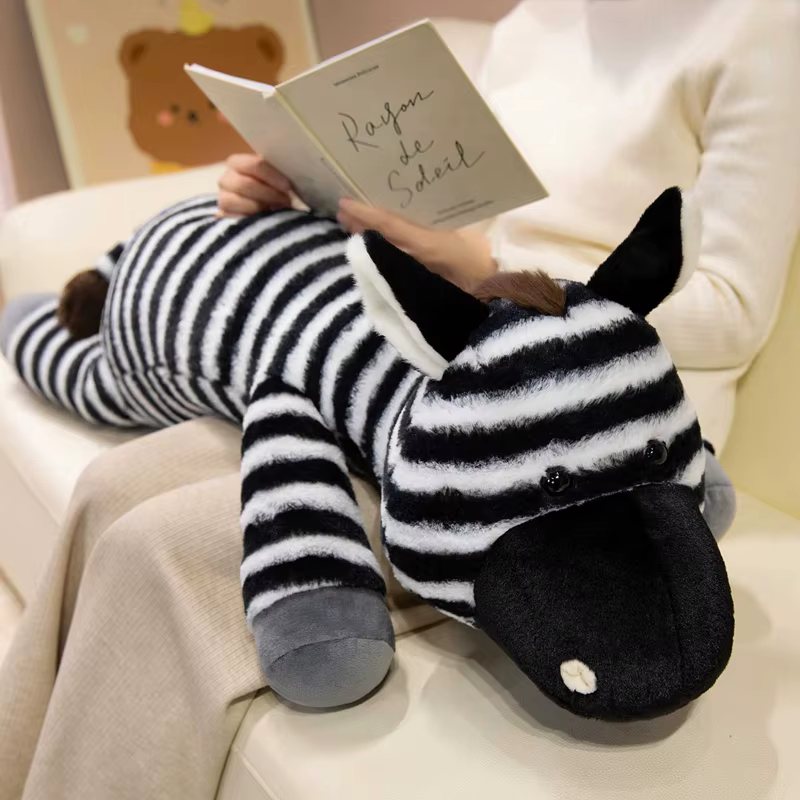 Muñeca de Algodón de Zorro Negro y Blanco con Rayas Suaves para Amantes del Safari Figura de Animales para Escalera Regalo Cumpleaños — imagen 3