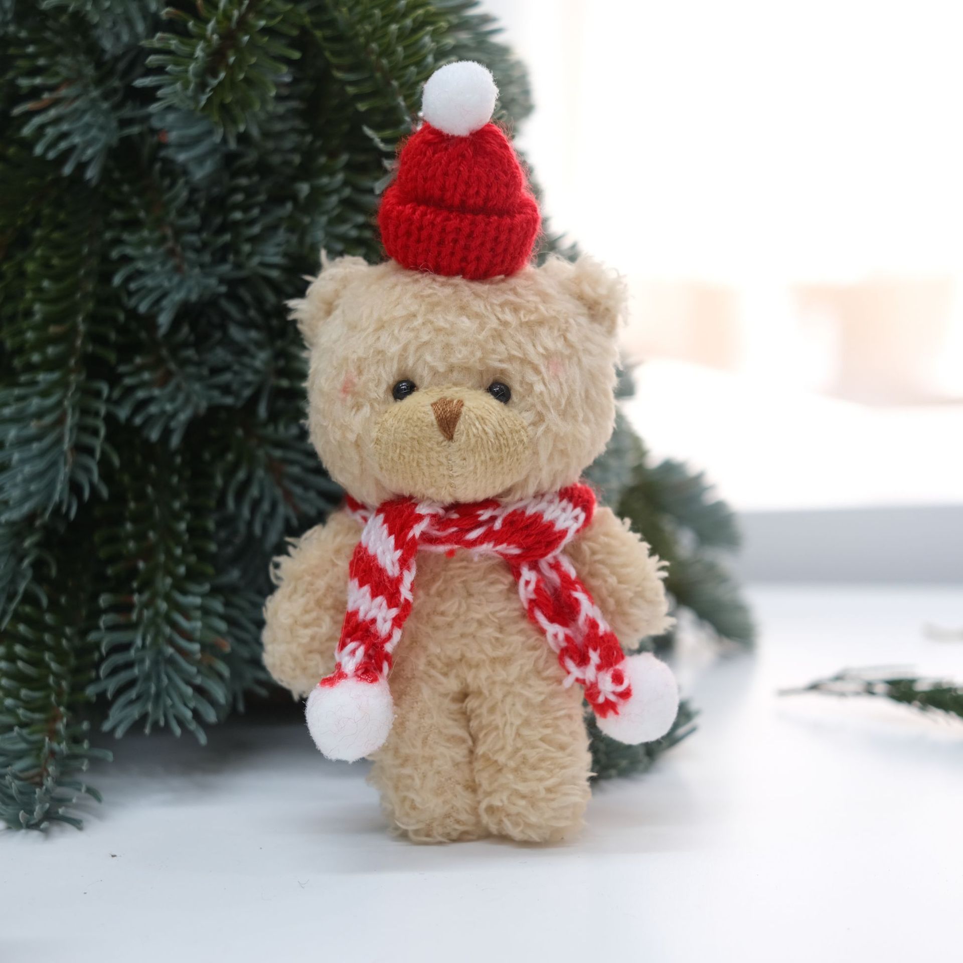 Oso de Peluche Fuzzy Bear con Gorro Rojo Juguetes de Cuerda para Clave, Bolsa de Cuello y Adorno de Árbol Navideño — imagen 11