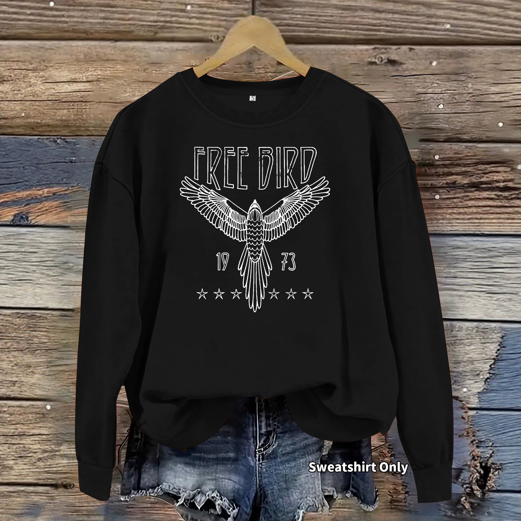 Long sleeved round neck sweater with eagle and star print loose fitting women's fleece hoodie — image 6