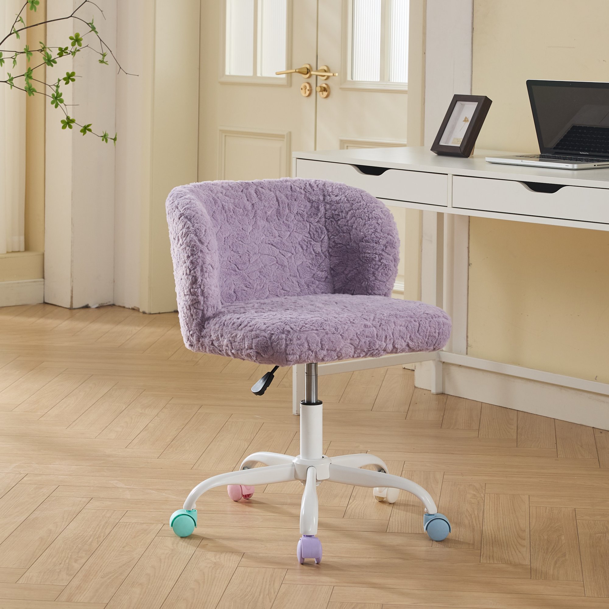 Silla de Oficina A & A Furniture, Silla de Oficina en Casa con Pelo Sintético de Conejo y Base Metálica, Silla de Escritorio Giratoria Ajustable, Silla Tocador Violeta — imagen 2