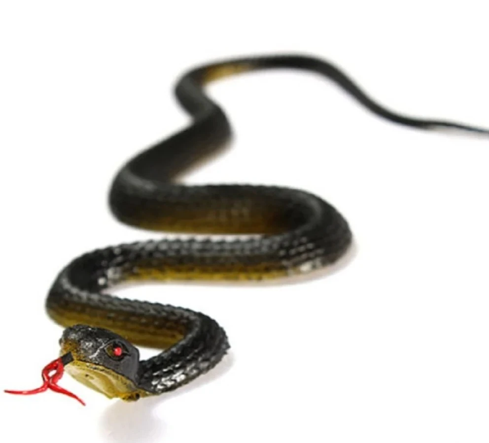 Snake de goma realista simulador de anaconda falso para asustar pájaros accesorios de truco