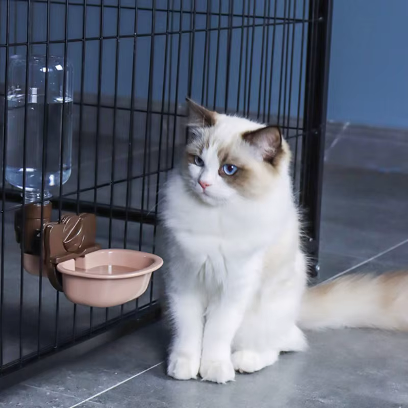 Bolsa de Agua Automática para Mascotas Colgada para Gatos y Perros Comedor de Alimento para Cámaras Acogidas sin Gotas de Agua Bolsa de Beber para Mascotas Sin Derrames — imagen 2