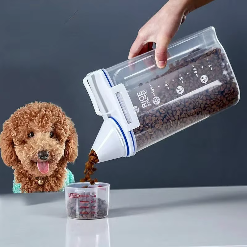 Balde de Comida para Perros y Gatos de 2kg, Tanque de Almacenamiento Plástico con Taza Medidora, Contenedor a Prueba de Humedad, Frasco Sellado, Accesorios para Mascotas — imagen 1