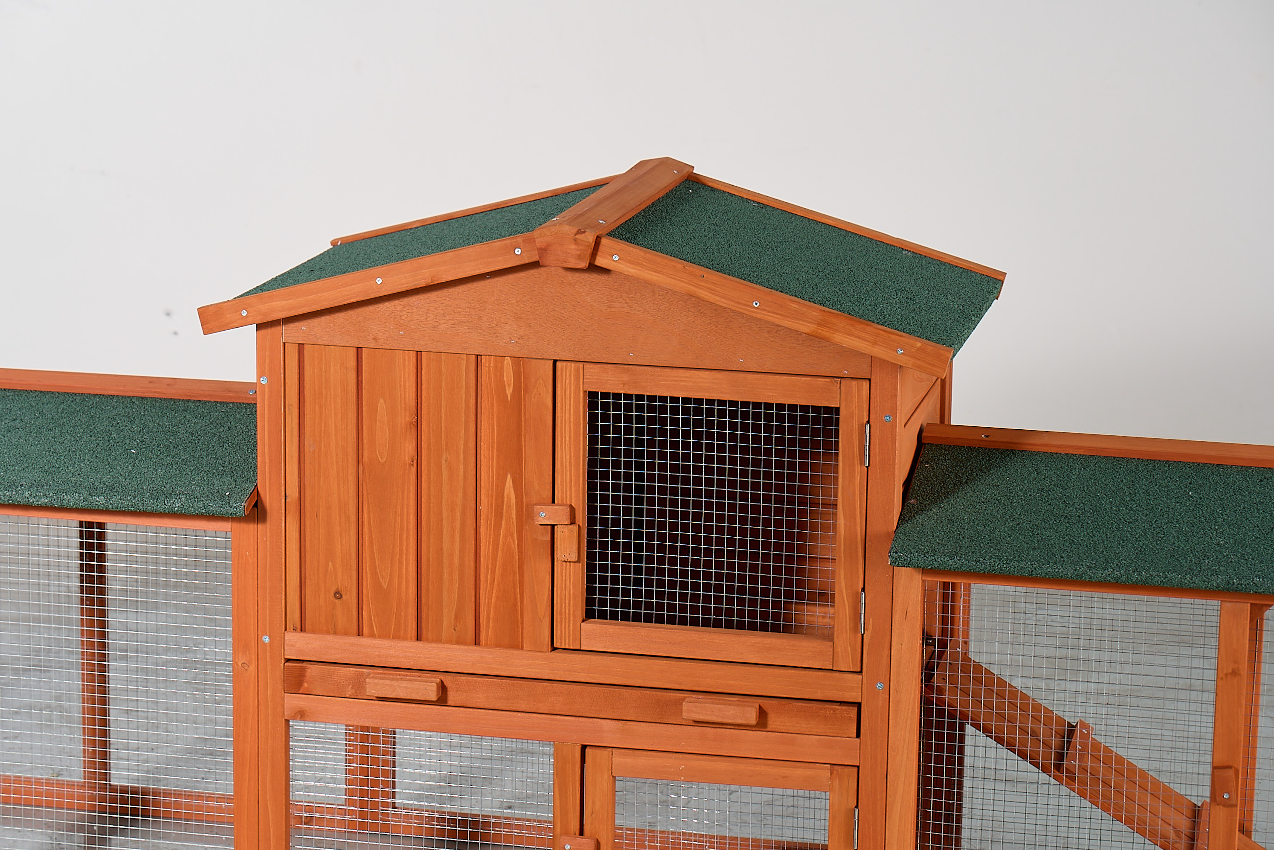 Casa para Conejos Grande de Madera, Jaula Exterior con Corral Ample, Techo Impermeable y Rampas, Caja para Animales Pequeños en Madera de Pino para Conejos, Pollos y Mascotas Menores (Marrón y Verde) — imagen 3