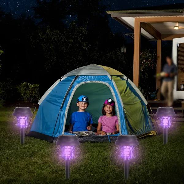 Paquete de 4 Antorchas Matamosquitos Solares para Exterior, Matainsectos Impermeable con Luz UV y Luz Blanca para Jardín, Huerto, Granja y Patio — imagen 6