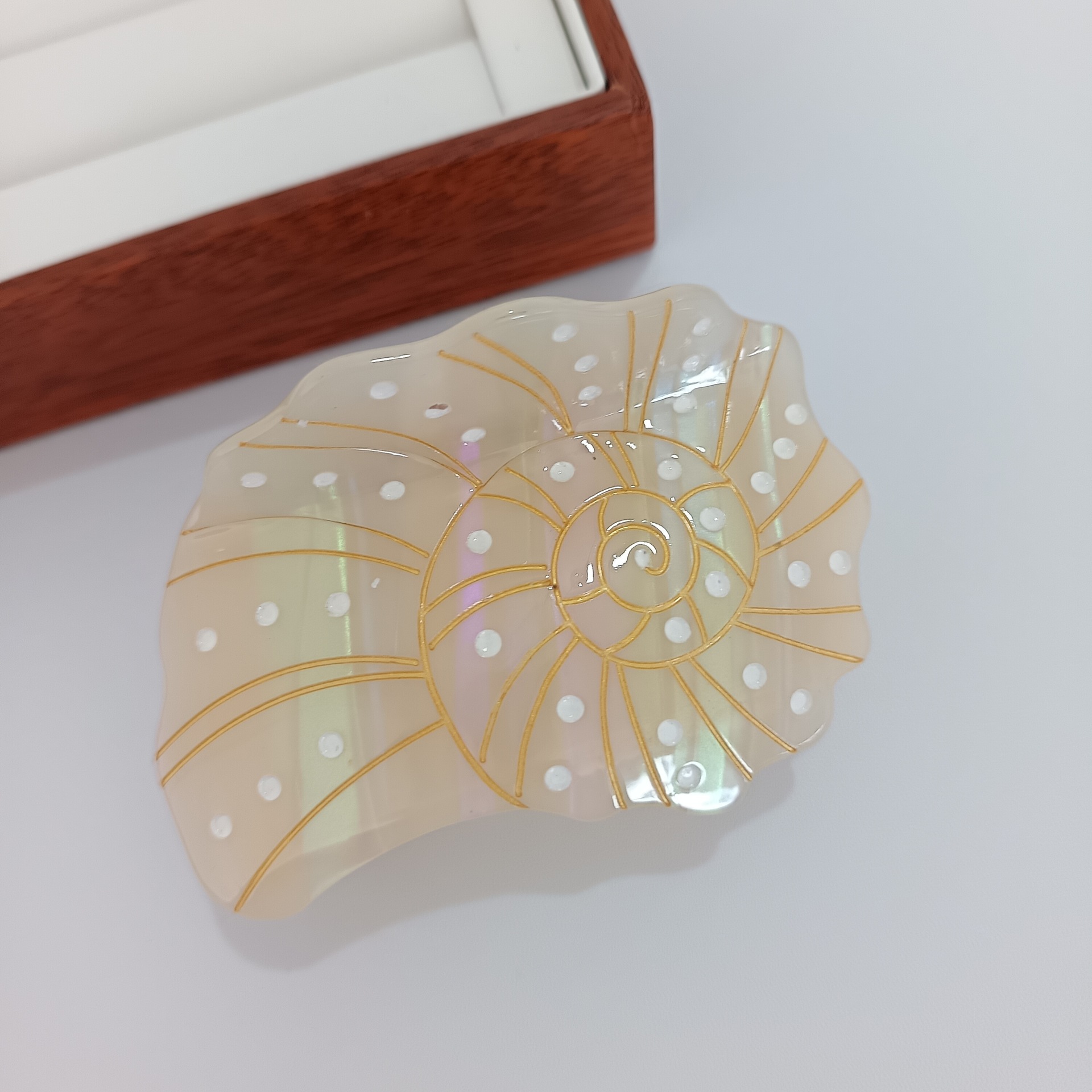 Accesorios Capilares de Conchas de Tiburón y Mariposa — imagen 12