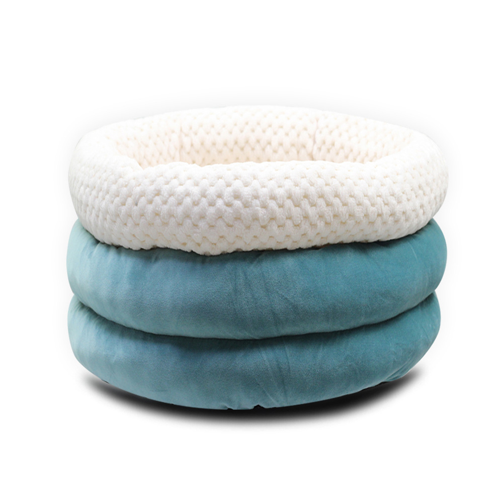 Cama de Invierno para Mascotas: Cama Redonda Semi-Cerrada con Manto de Hielo, Suave y Caliente para Gatos y Perros — imagen 3