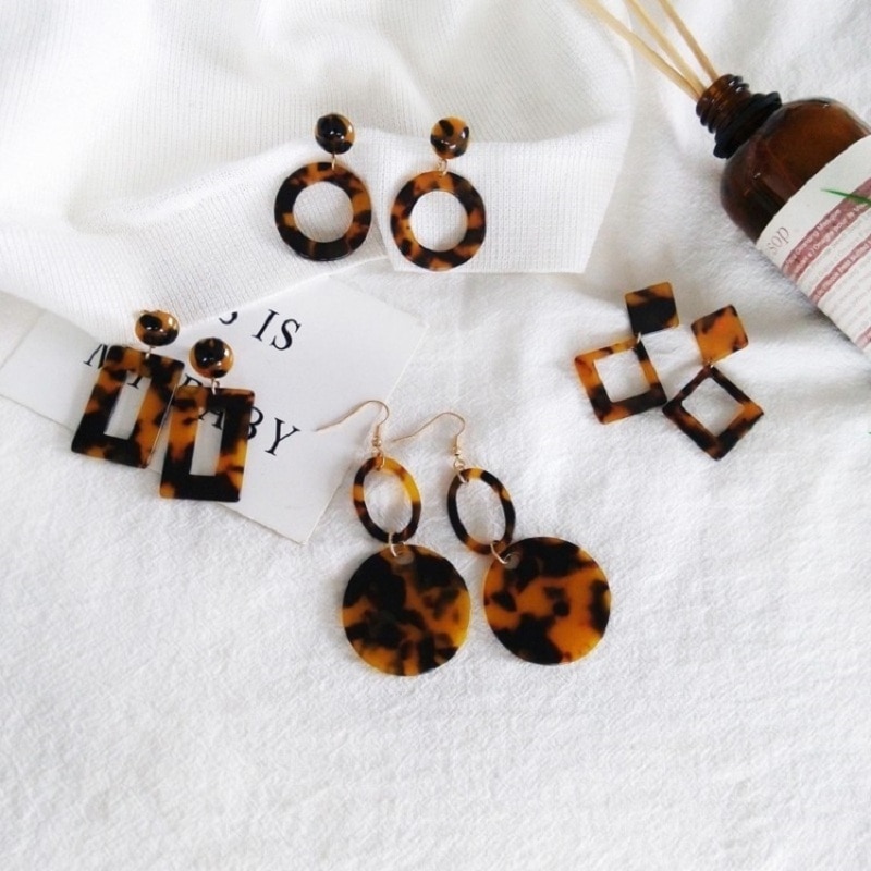 Auriculares de Leopard en Acetato Geométricos Redondos Marrones de Acrilato Largo con Pata de Ganga — imagen 2