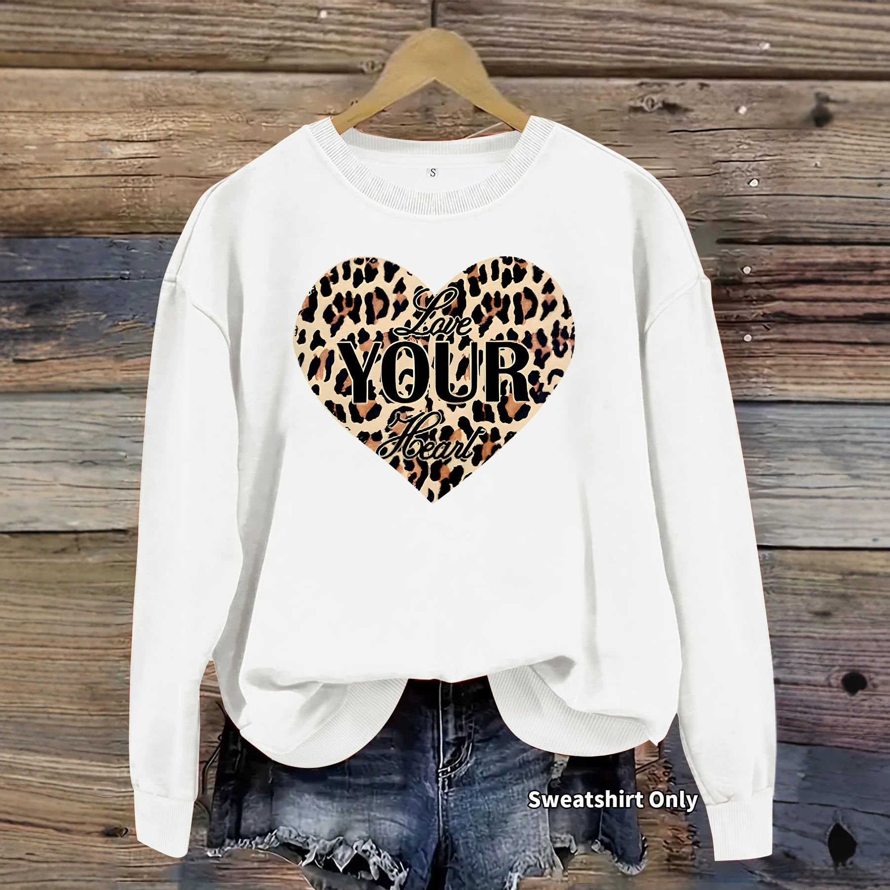 Leopard patterned heart-shaped fleece hoodie — image 3