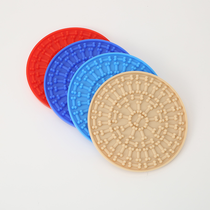 Silicone Feeding Mat with Suction Cup Pet Licking Pad Slow Feeding Mat Anti-Tip Slow Feeding Pad Round Cat Dog Licking Pad — image 4