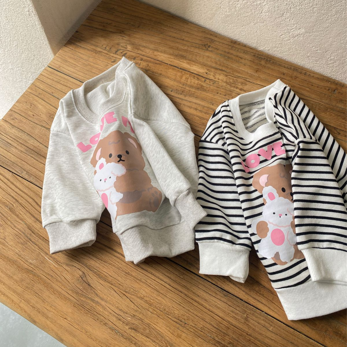 Casual Long-Sleeve Hoodie with Bear Print and Stripe Pattern, Round Neck T-Shirt — image 4