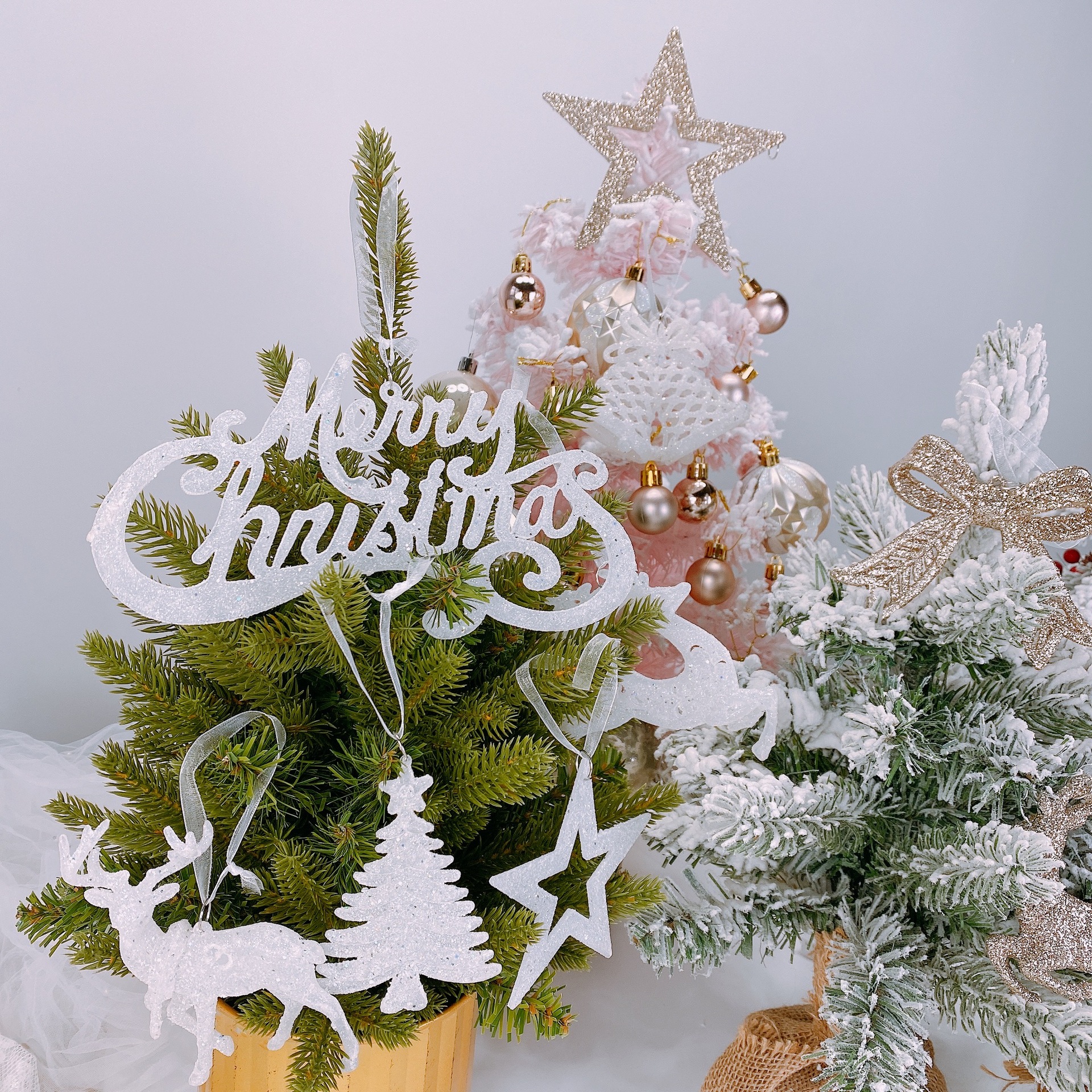 Adorno Navideño Plástico de Estrella de Nieve y Reino de los Cielos con Campana y Ciervo — imagen 1