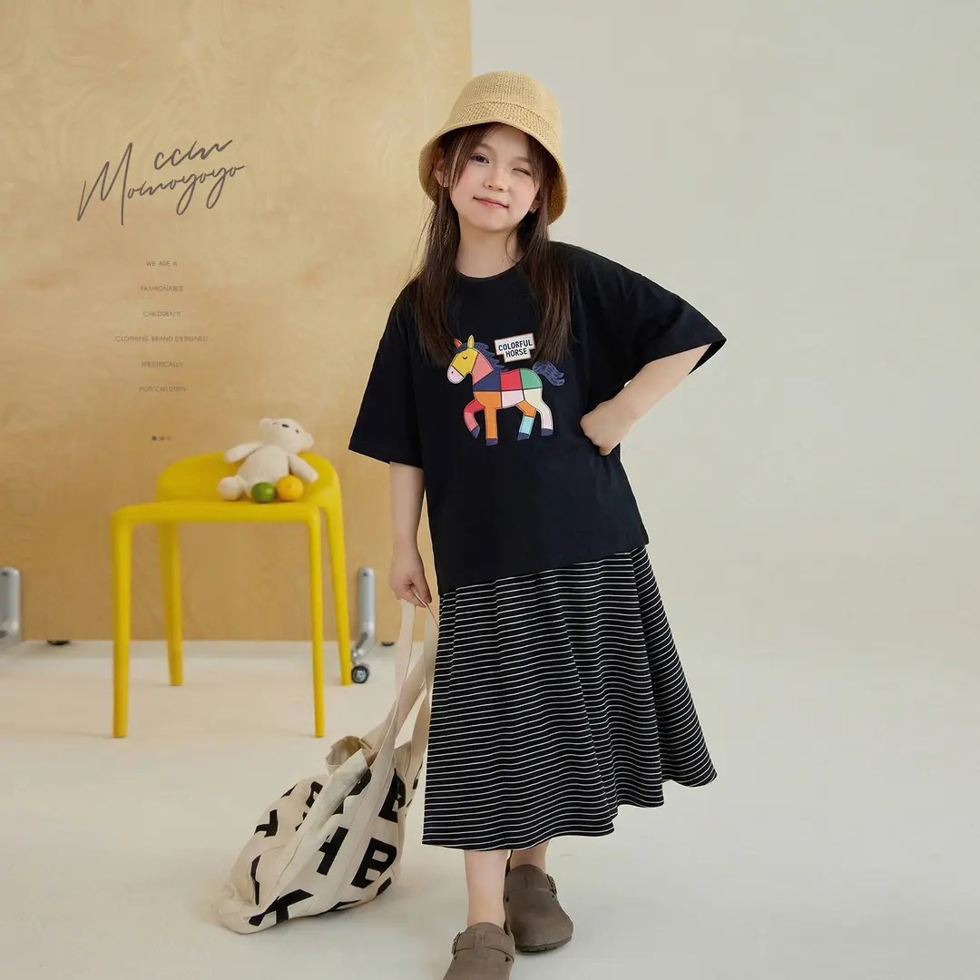 Children's Short Sleeve T-Shirt, Kids' Middle to Large Girls' T-Shirt, Cute Little Horse Print — image 8